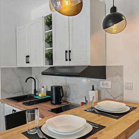 Apartment 3 *