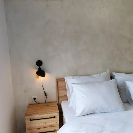 Apartment 3 *